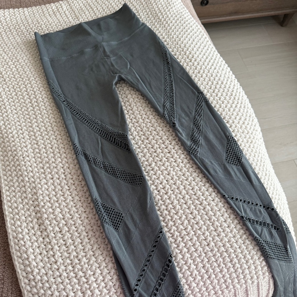 Alo Leggings